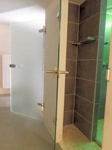 Minimal Hostel - 2
