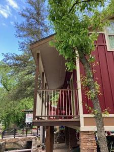All Seasons Treehouse Village - 33