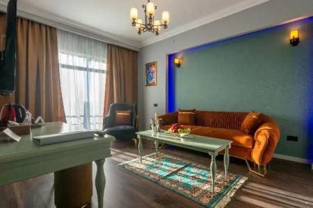 Phoenicia Express - 26