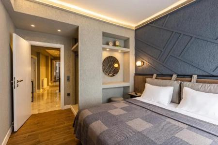 Seraglio & Suites - 110