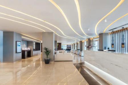Alexandra Beach Resort & Spa - 10