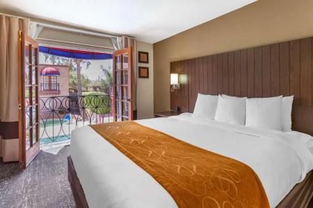 Comfort Suites At Sabino Canyon - 67