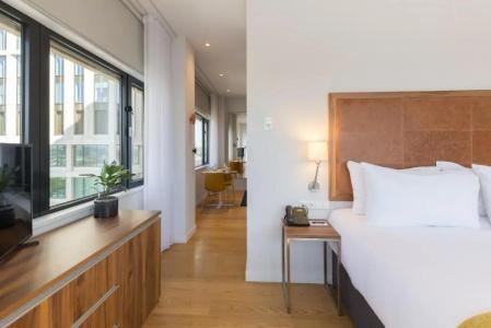 Premier Suites Plus Rotterdam - 18