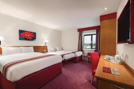 Ramada Cambridge - 12