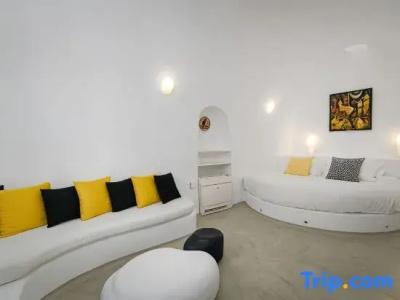 Trieris Villa & Suites - 70