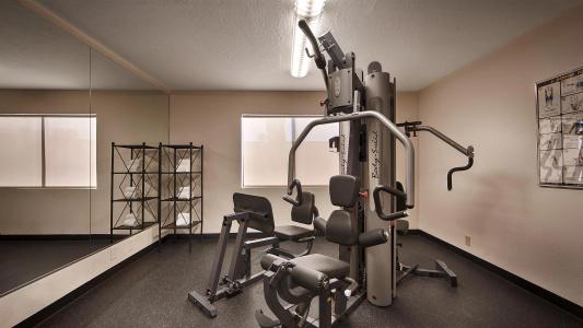 Best Western Plus Thunderbird Suites - 18
