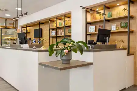 Super 8 by Wyndham Chemnitz - 1