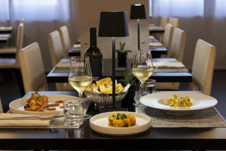 Holiday Inn Genoa City, An Ihg - 25