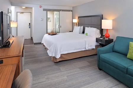 Hampton Inn & Suites by Hilton University NW - 73