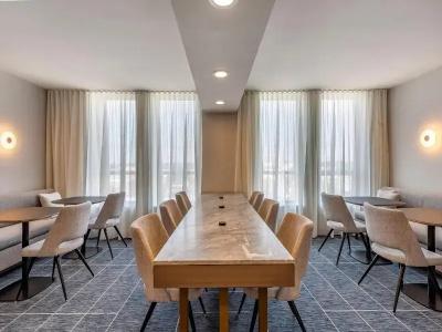 Sheraton Suites Old Town - 96