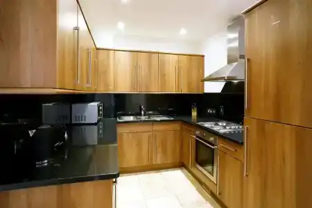 Queensgate Court - 290