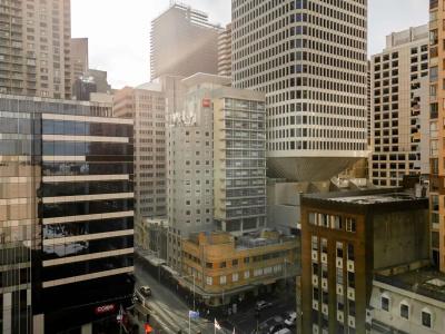 ibis World Square - 27