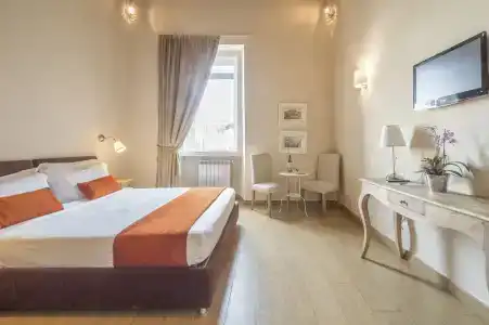 Little Queen Suite - 104