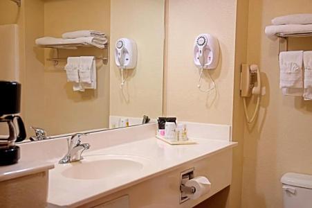 Super 8 By Wyndham/Dfw Apt/North - 24