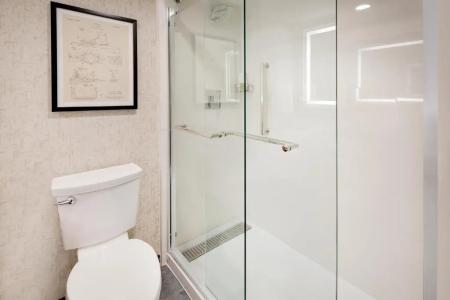 DoubleTree by Hilton - 36