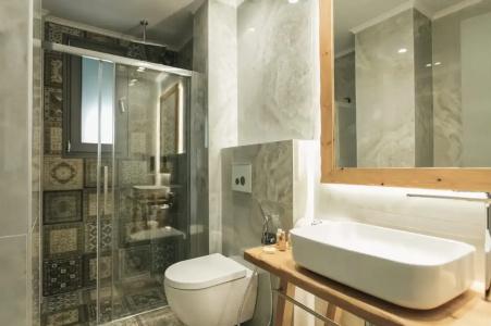 Blue Carpet Luxury Suites - 107