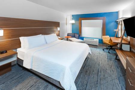 Holiday Inn Express-Central - 17
