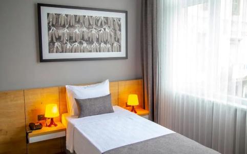 Uzer Otel - 25