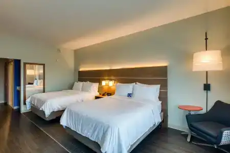 Holiday Inn Express & Suites - Charlotte - South End, An Ihg - 4