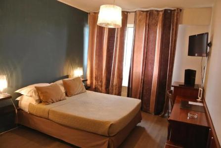Adonis Ajaccio - Hôtel Albion - 36