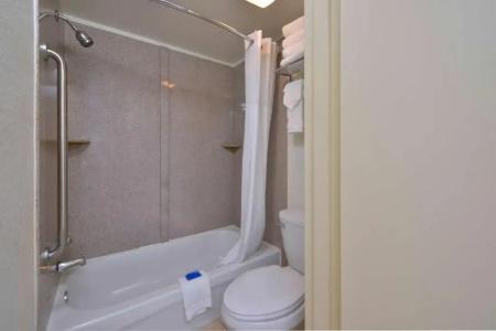 Best Western Plus Holiday Sands Inn & Suites - 46