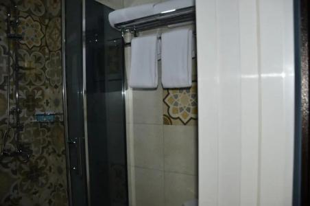 Vere Corner - 72