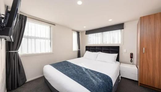 315 Riccarton - 84