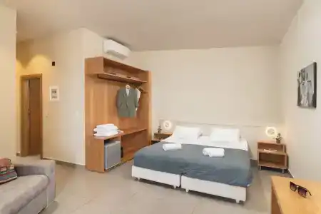 Elia Agia Marina - 83