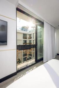 The Godfrey Hollywood - 42