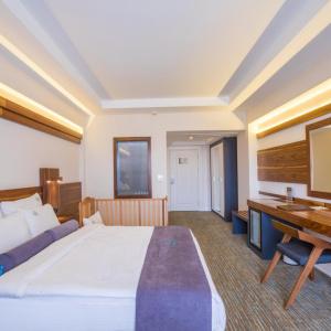 Karpalas City & Spa - 27