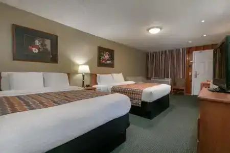 Courtesy Inn Downtown - 17