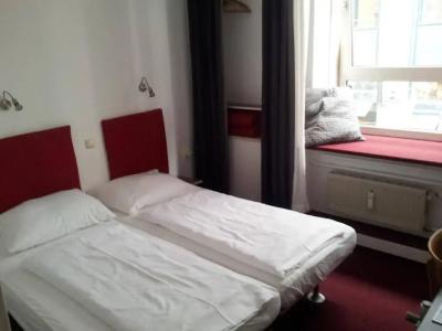 Pension Am Jakobsplatz - 1