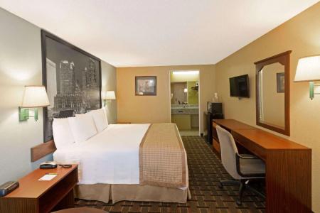 Rodeway Inn - 31