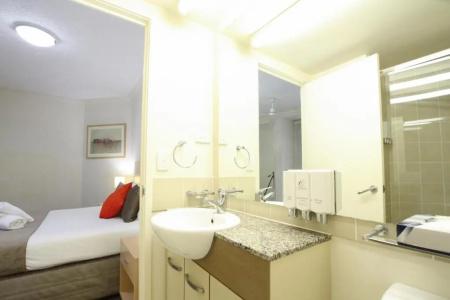 Caloundra Central Apartment - 7