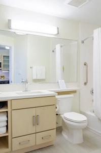 Candlewood Suites Miami Intl Airport - 36Th St, An Ihg - 38