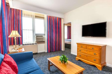 Ramada by Wyndham - 2