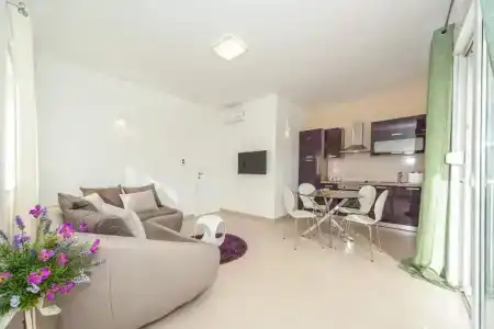 Luxury Klara - 70