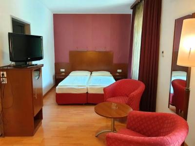 Via Roma - 82