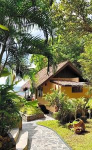 Beyond The Blue Horizon Boutique Bungalows - 54