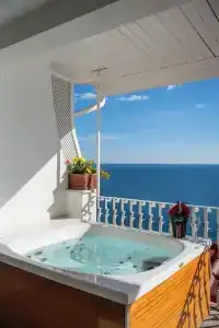 Eden Roc Suites - 333