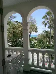 Island Beachfront - 31