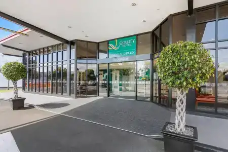 Quality Lincoln Green - 39