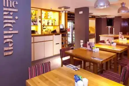 Premier Inn Leicester Square - 5