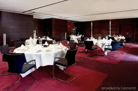 Sheraton Duesseldorf Airport - 35