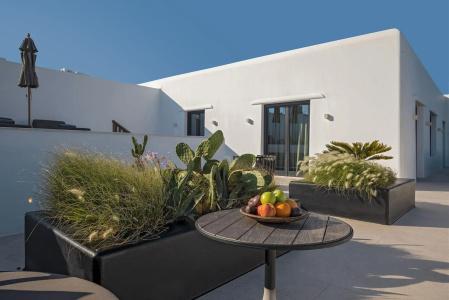 Aeonic Suites and Spa - 11