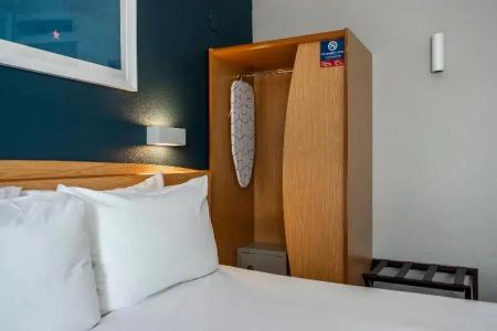 Travelodge Alicante Puerto - 59