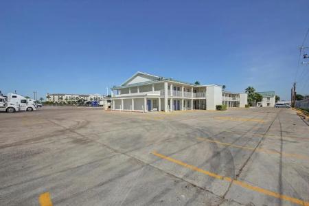 6-Laredo, Tx - North i-35 - 16