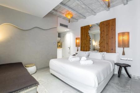 Blue Carpet Luxury Suites - 180