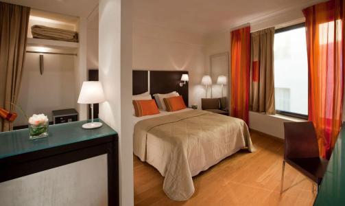 o&b Athens Boutique - 85