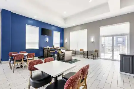 Arbor Inn and Suites - 2